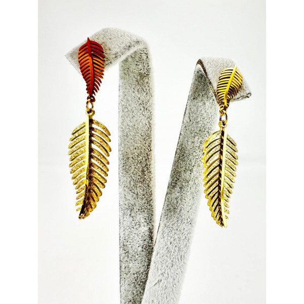 Gold Simli Yaprak Figürlü Küpe Gold Simli Yaprak Figürlü Küpe